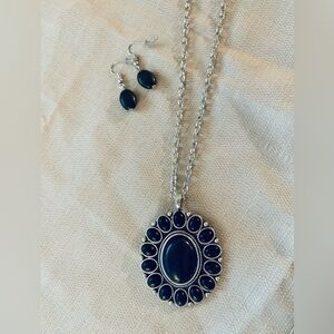 Long silver and black necklace NWOT